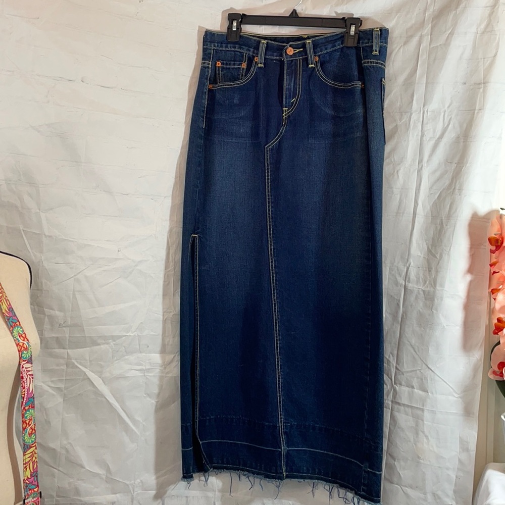 Levi’s maxi skirt dark wash size 10 misses